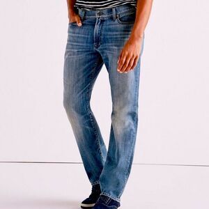 Lucky Brand vintage straight leg jeans size 33 x 30